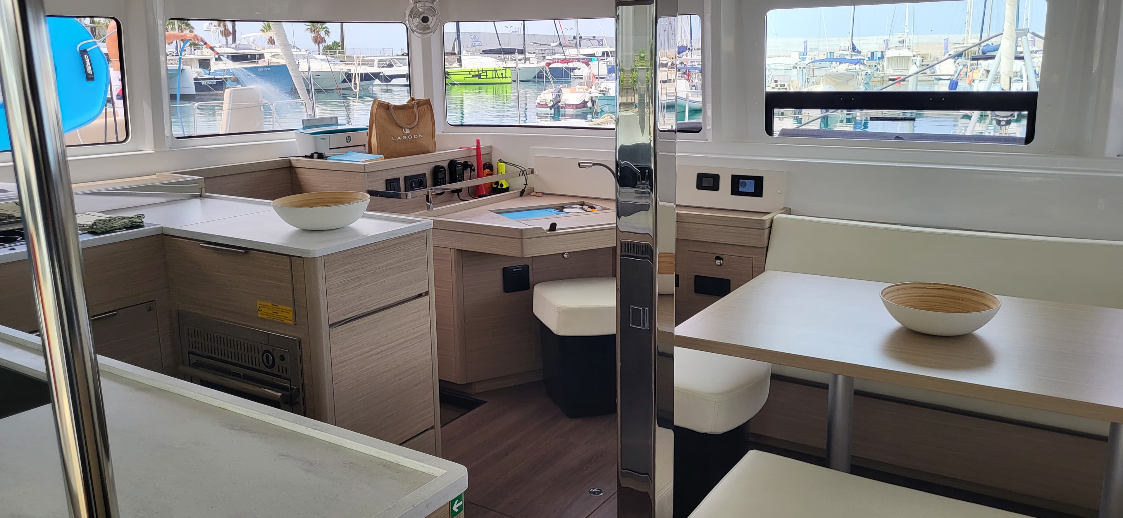 Lagoon 46  - photo 14