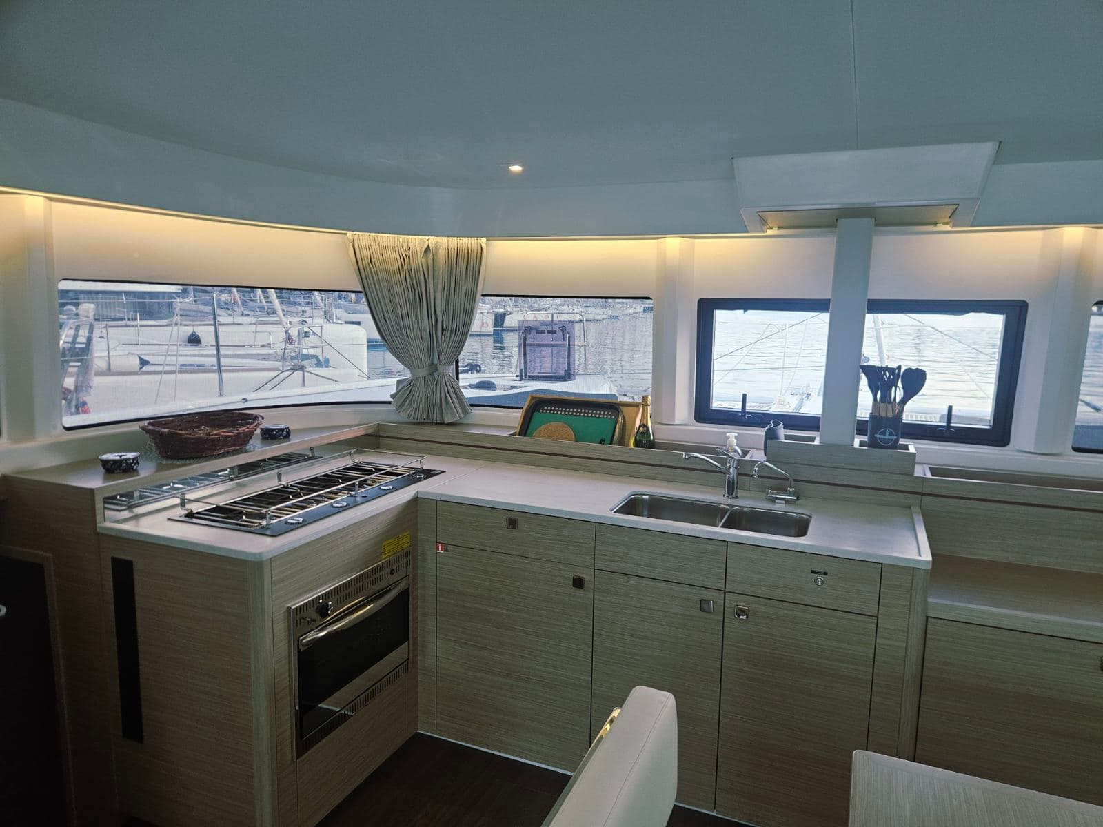 Lagoon 43 - photo 22