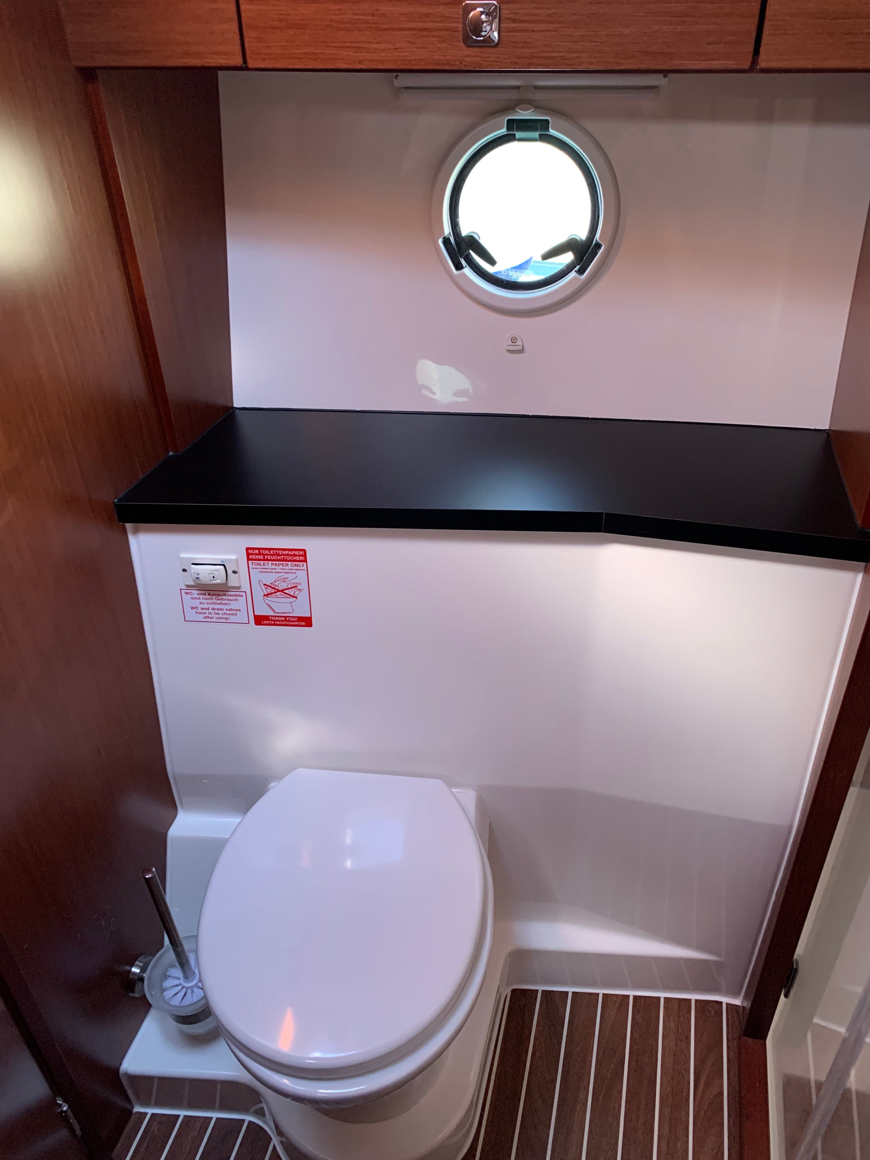 Bavaria Virtess 420 Fly - photo 30