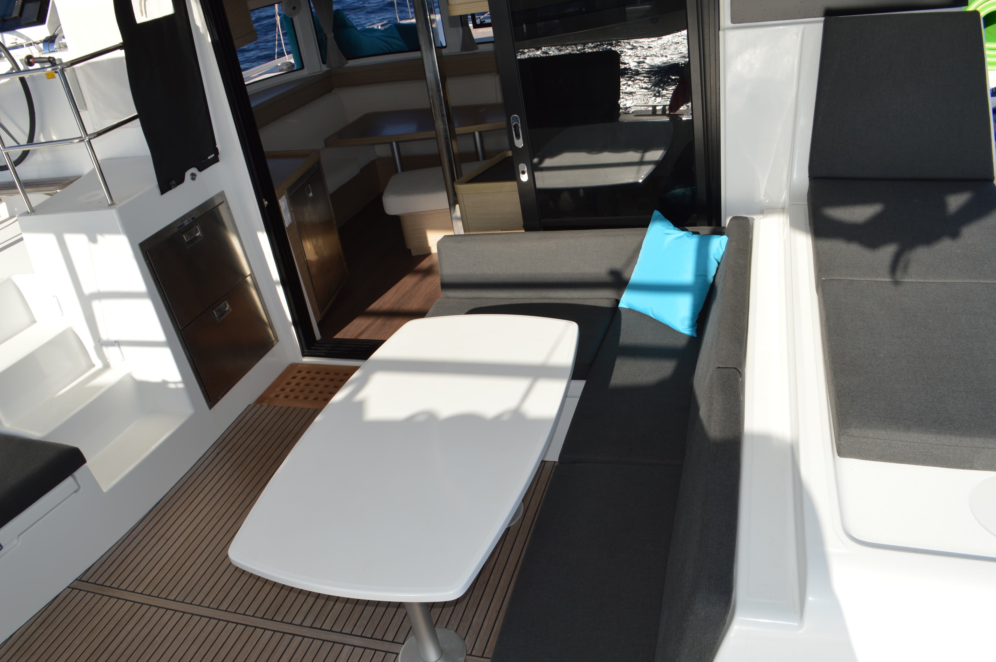 Lagoon 42 - photo 11