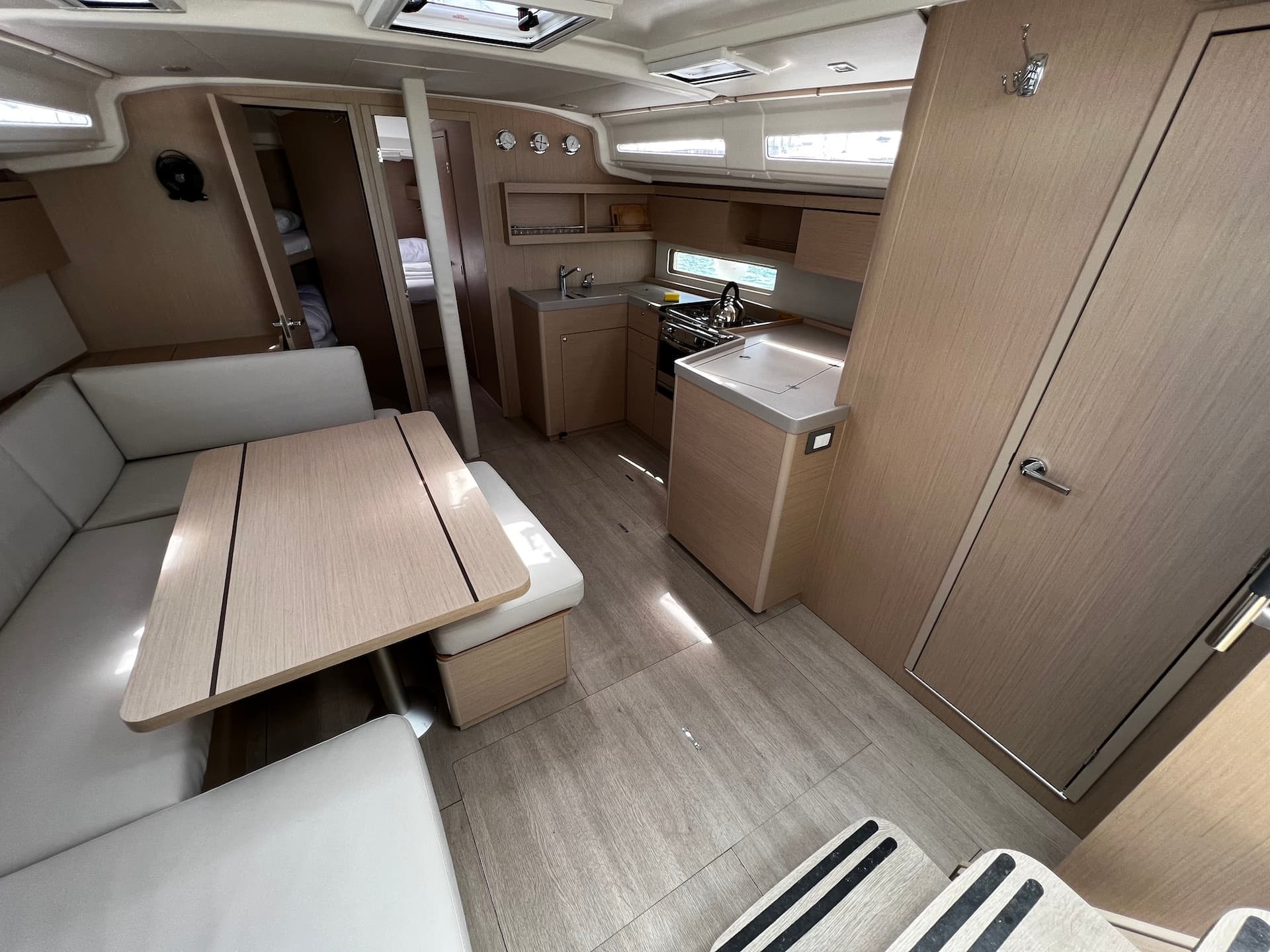 Oceanis 40.1 - photo 4