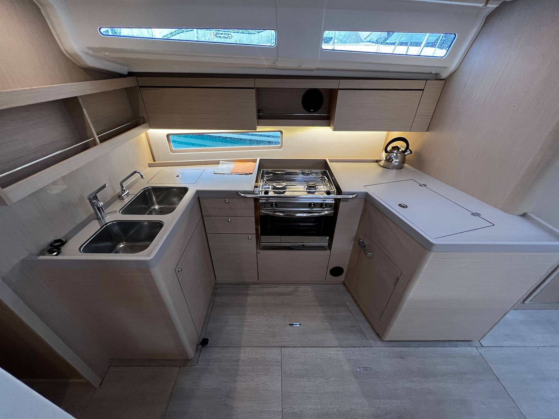 Oceanis 40.1 - photo 11