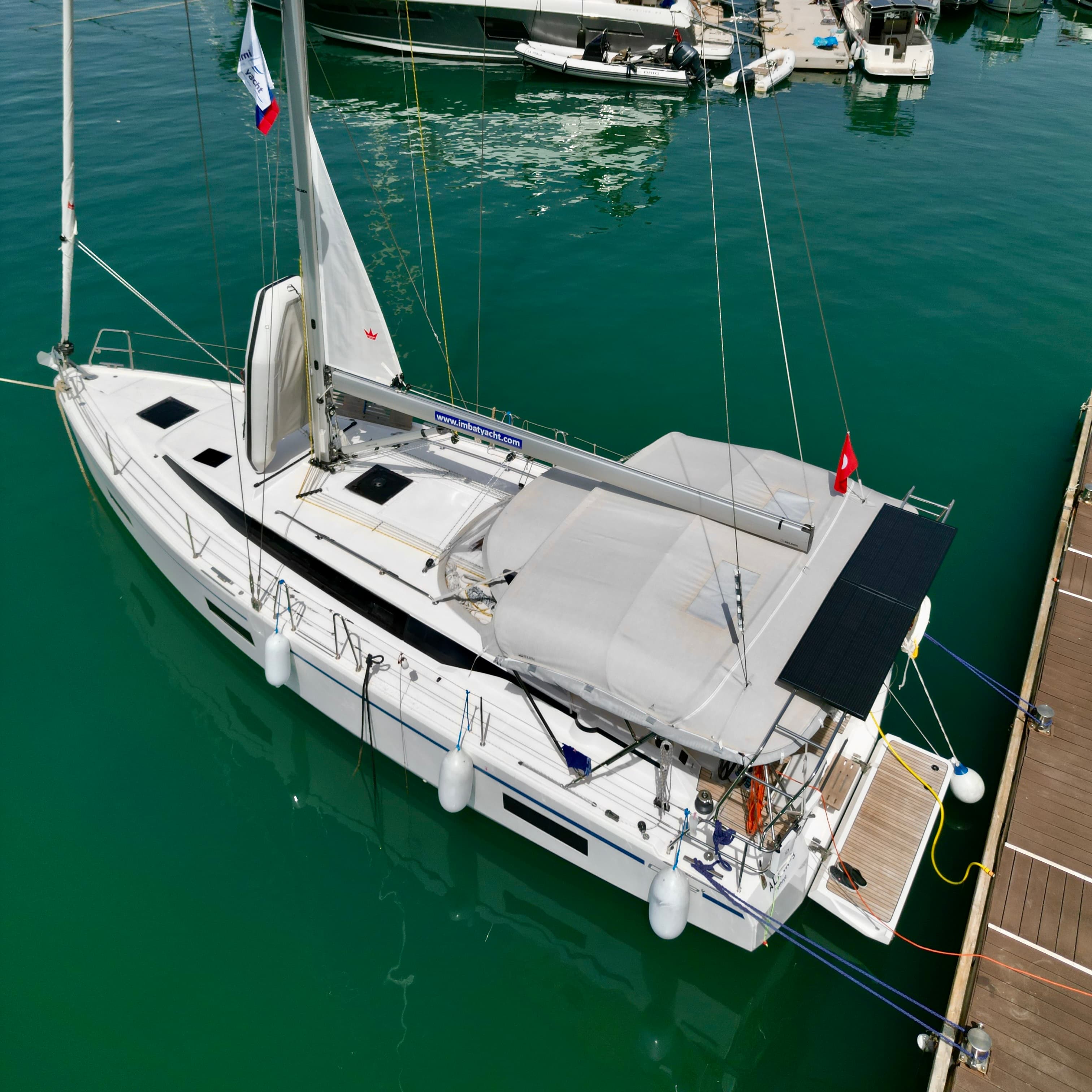 Bavaria C42 - photo 9
