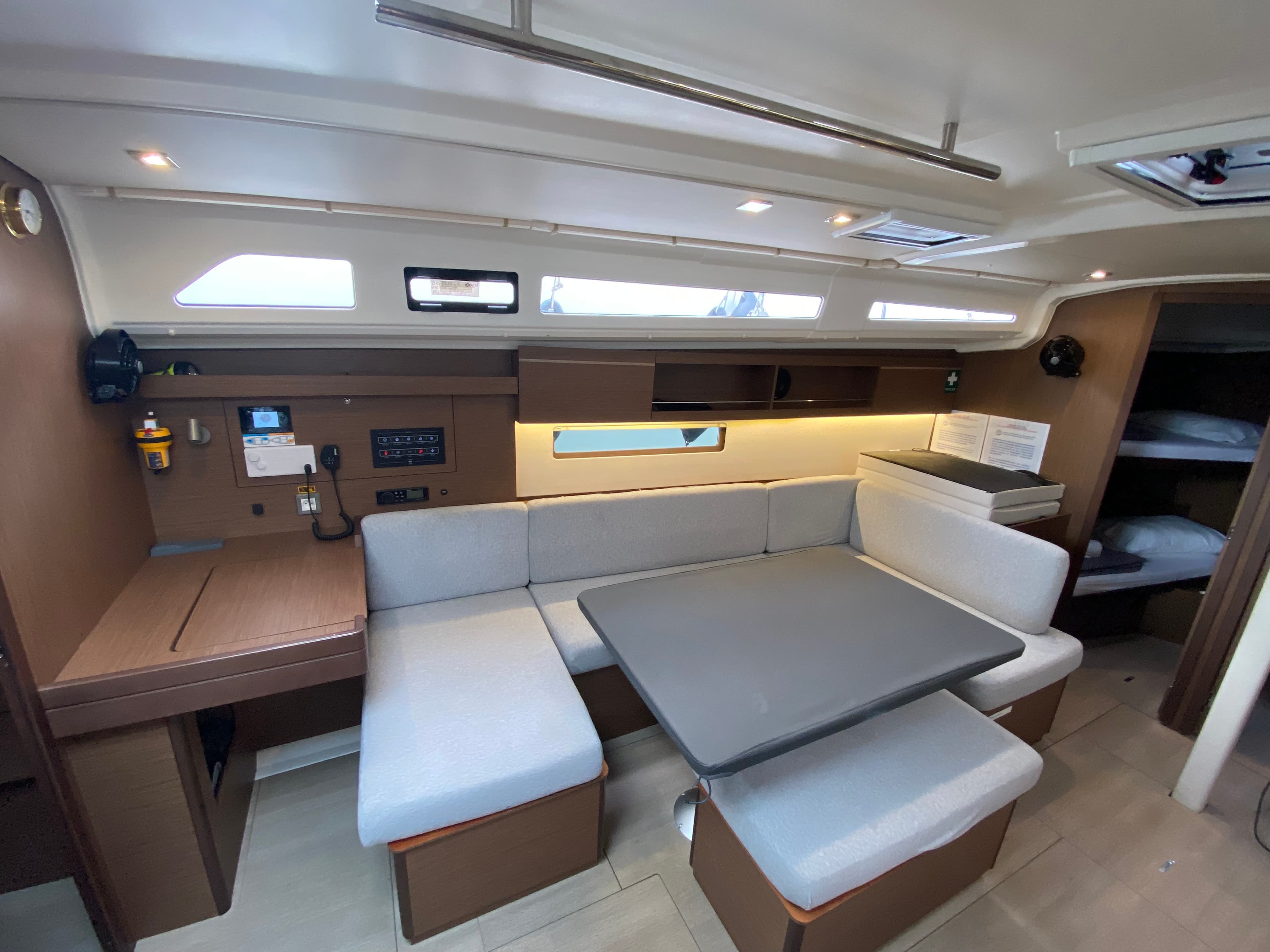 Oceanis 40.1 - photo 7