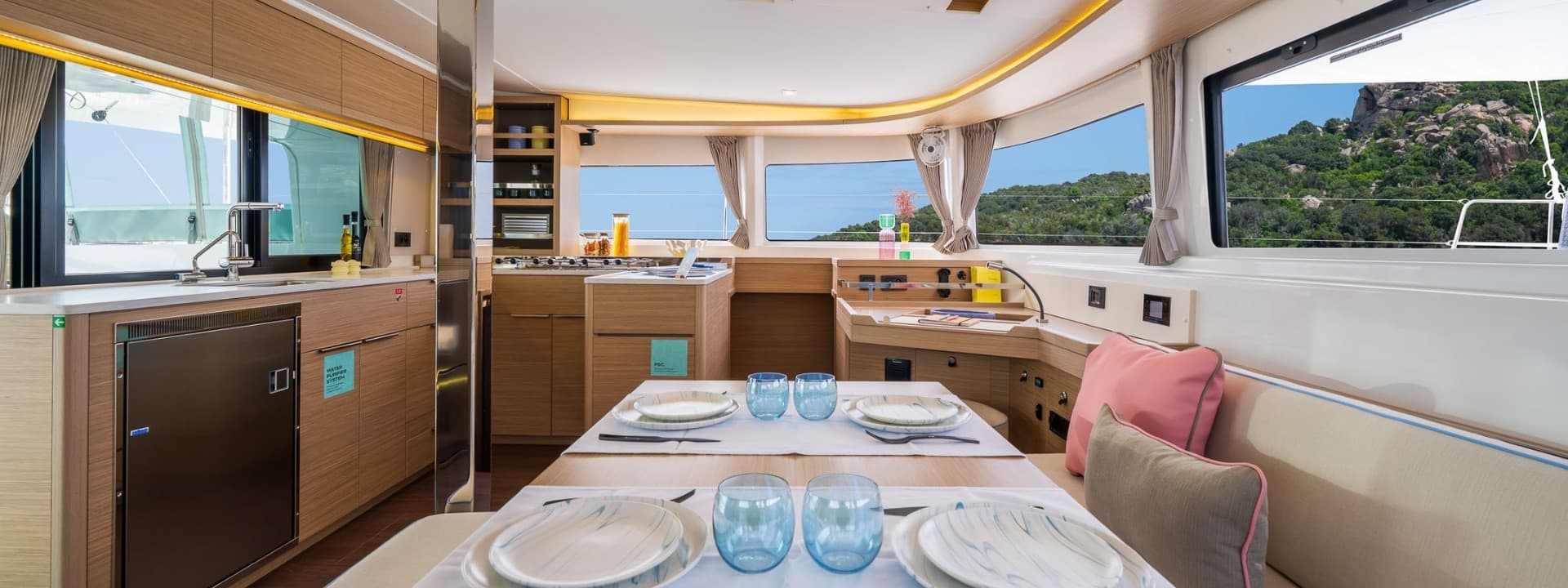 Lagoon 46  - photo 12