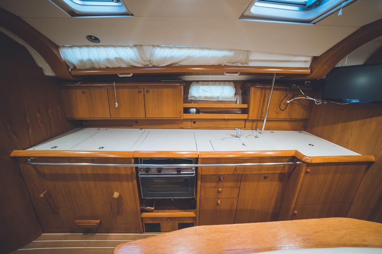 Sun Odyssey 49i - photo 8