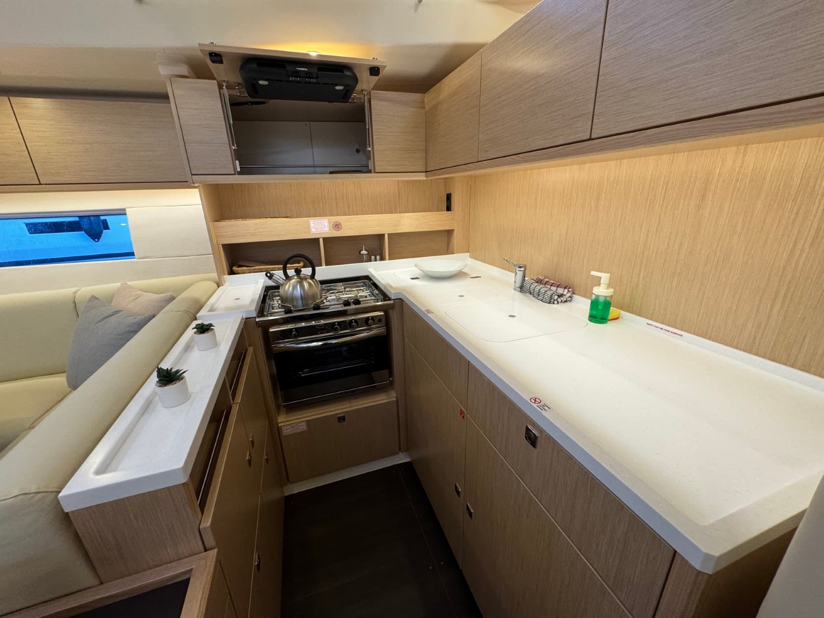 Bavaria C57 - photo 33