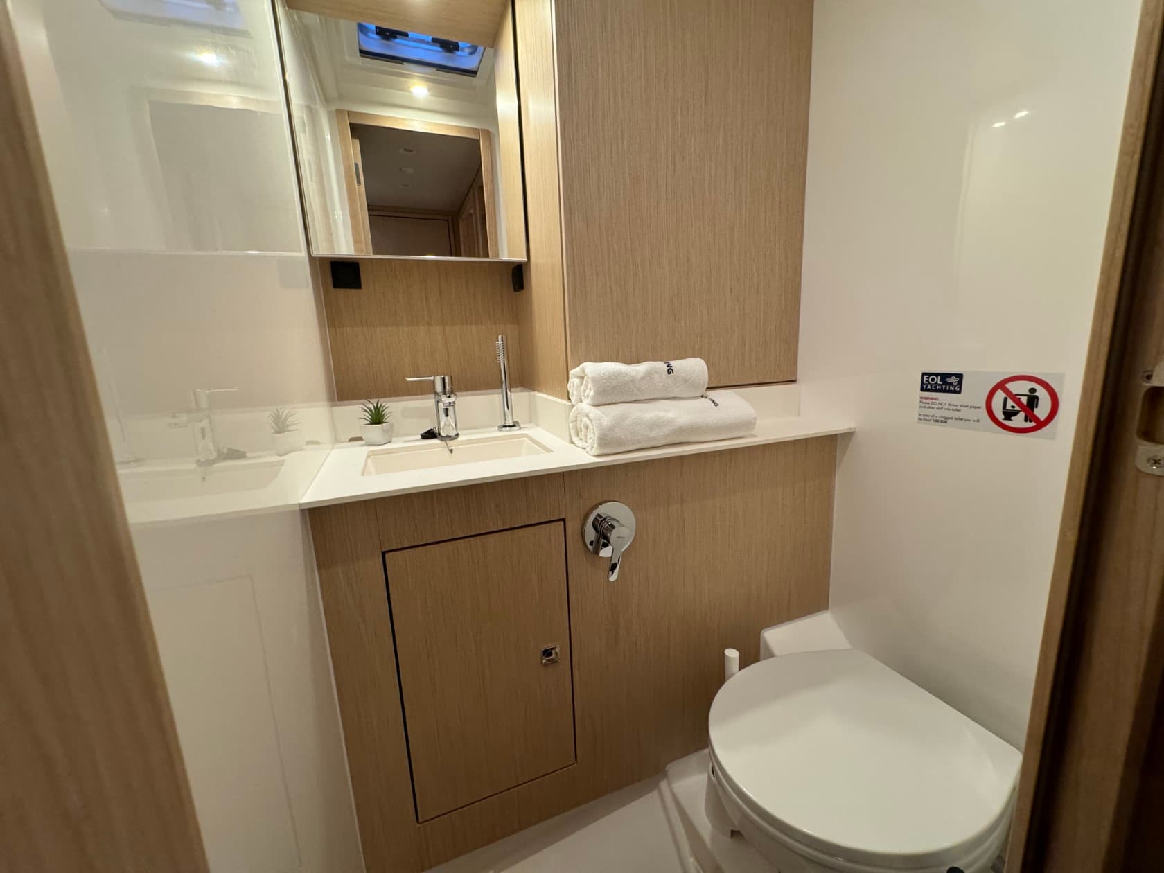 Bavaria C57 - photo 26