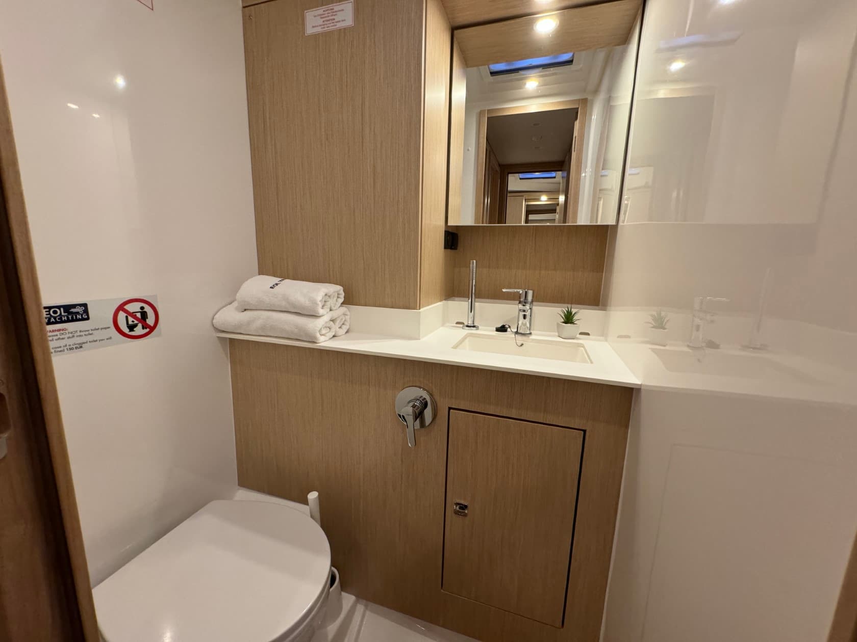 Bavaria C57 - photo 48