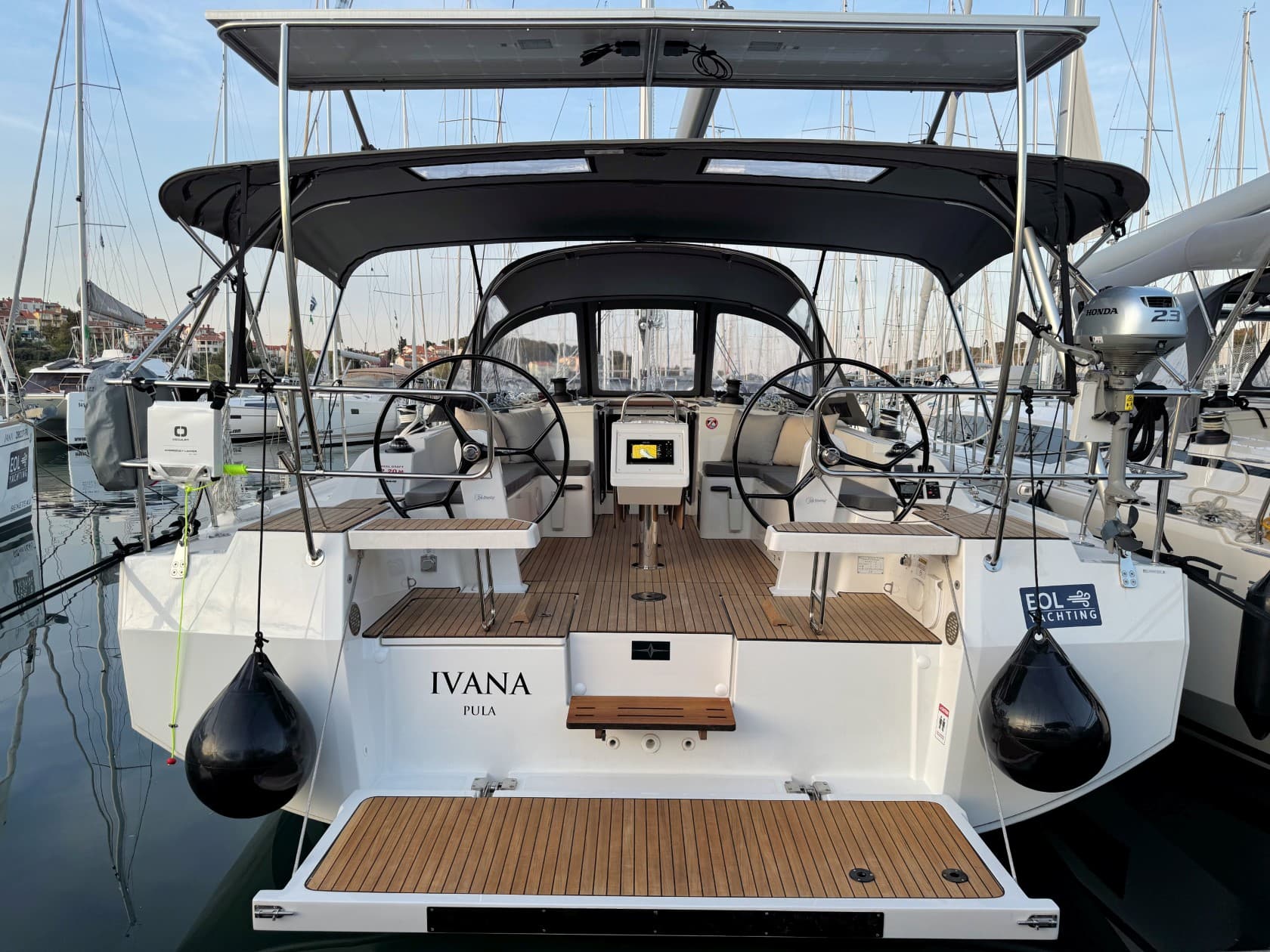 Bavaria C42 - photo 32