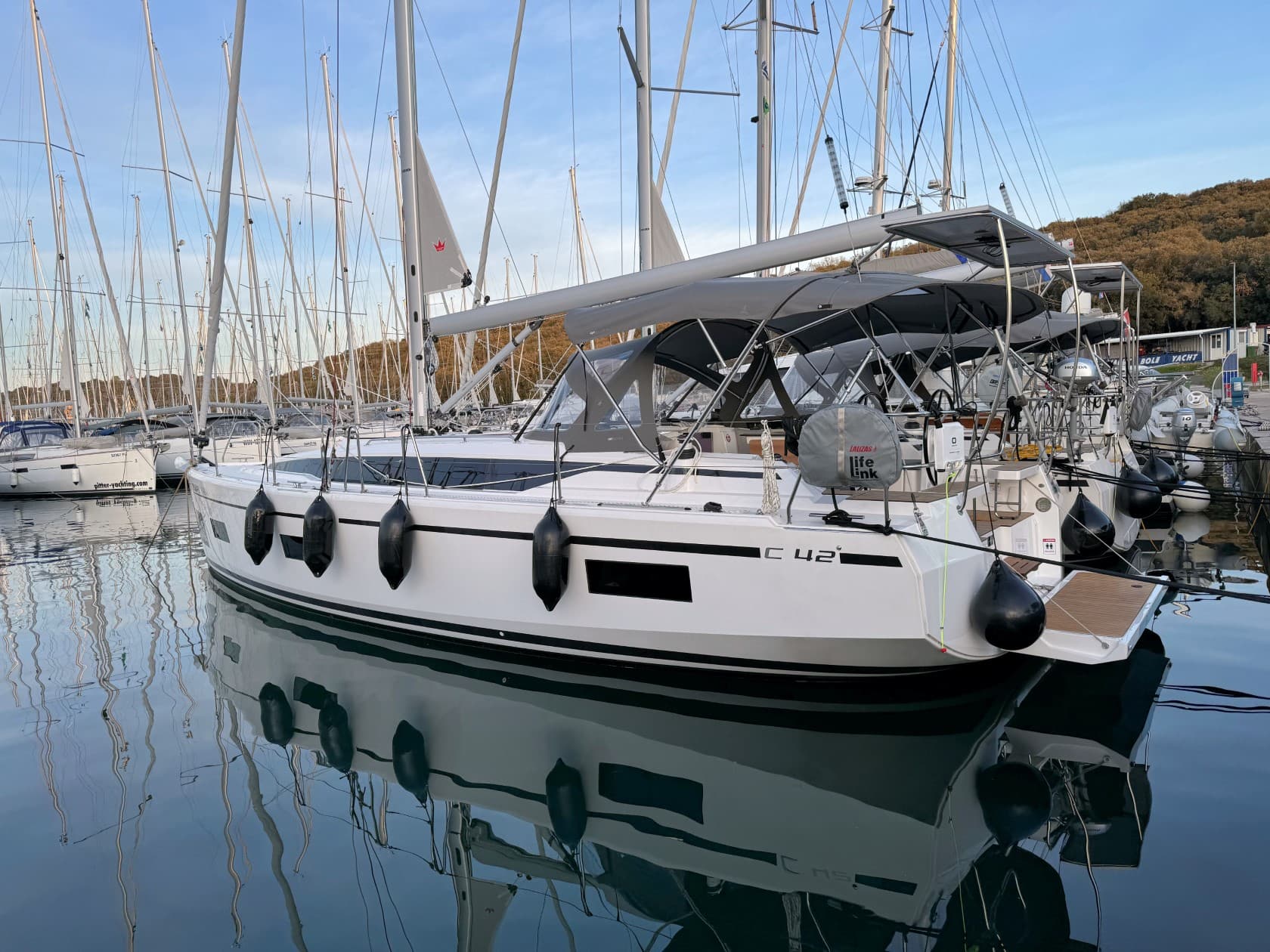 Bavaria C42 - photo 38