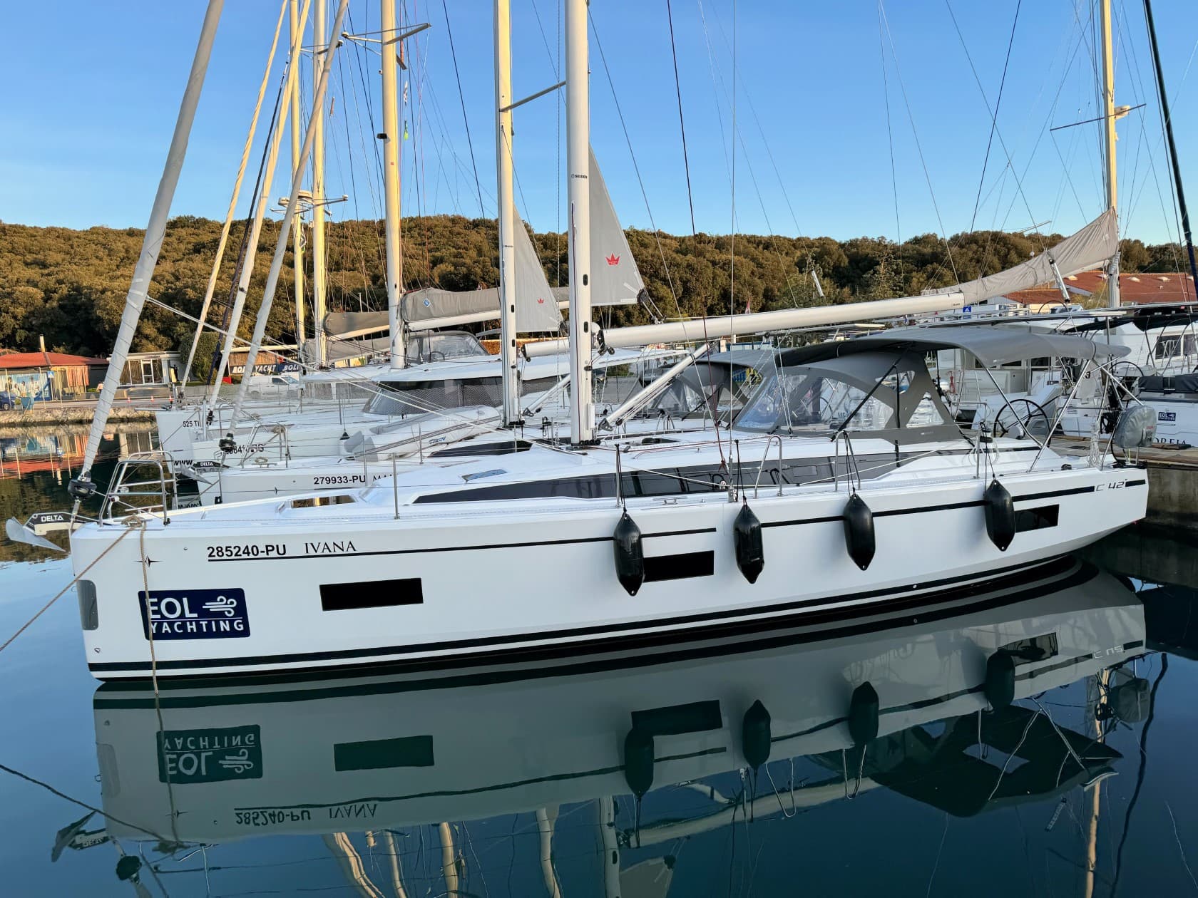 Bavaria C42 - photo 30