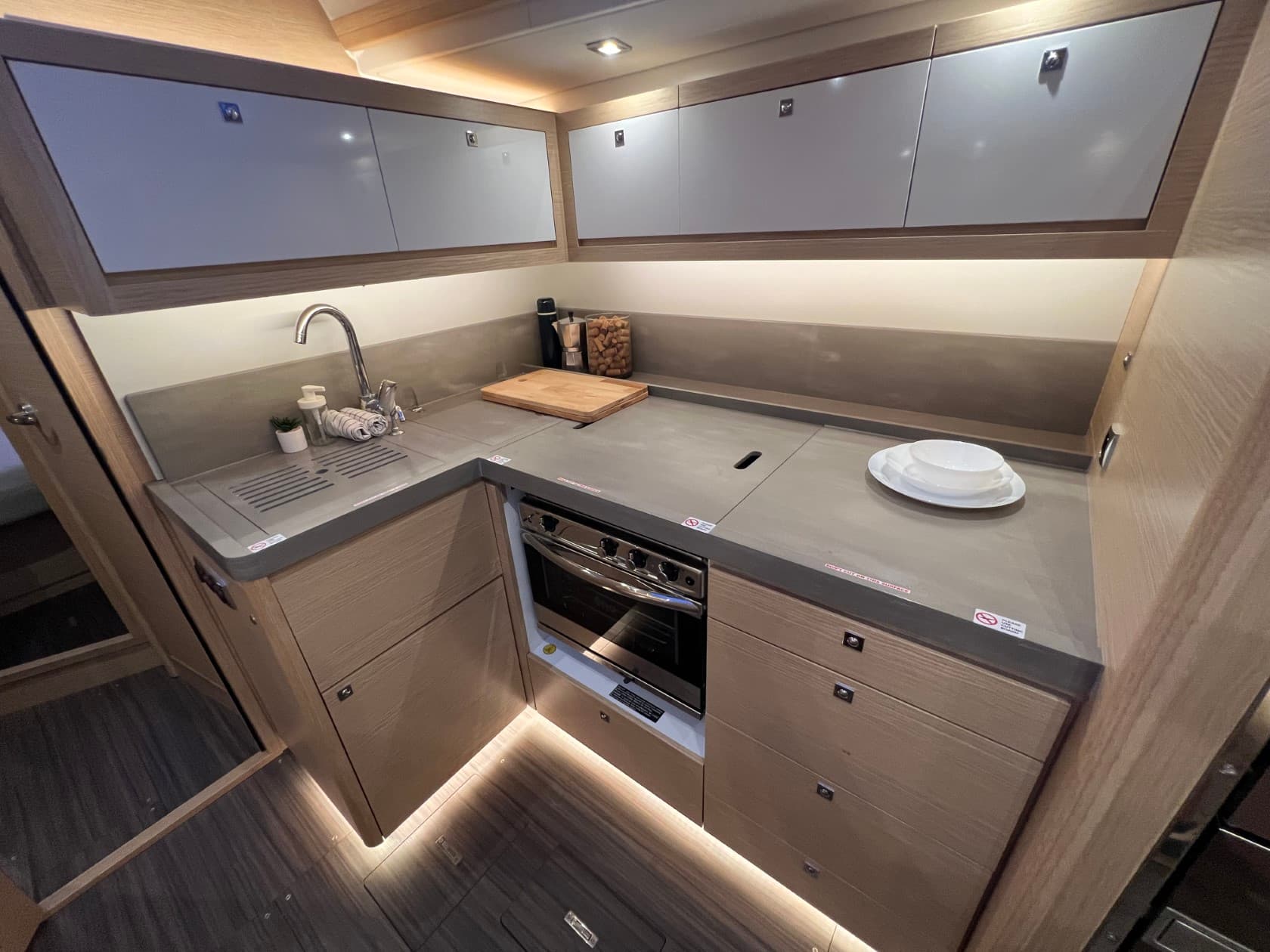 Dufour 470 - photo 18