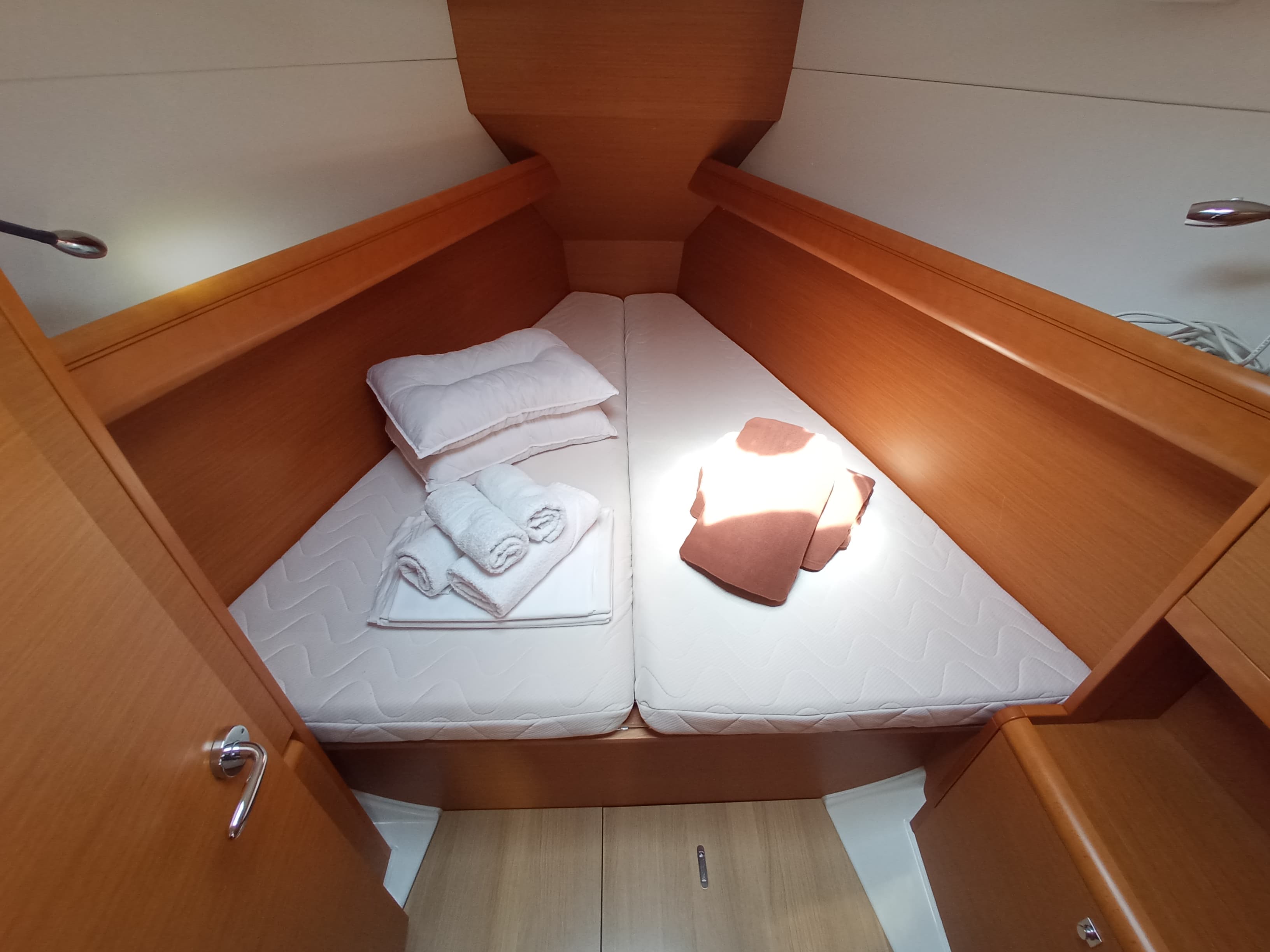 Sun Odyssey 379 - photo 5