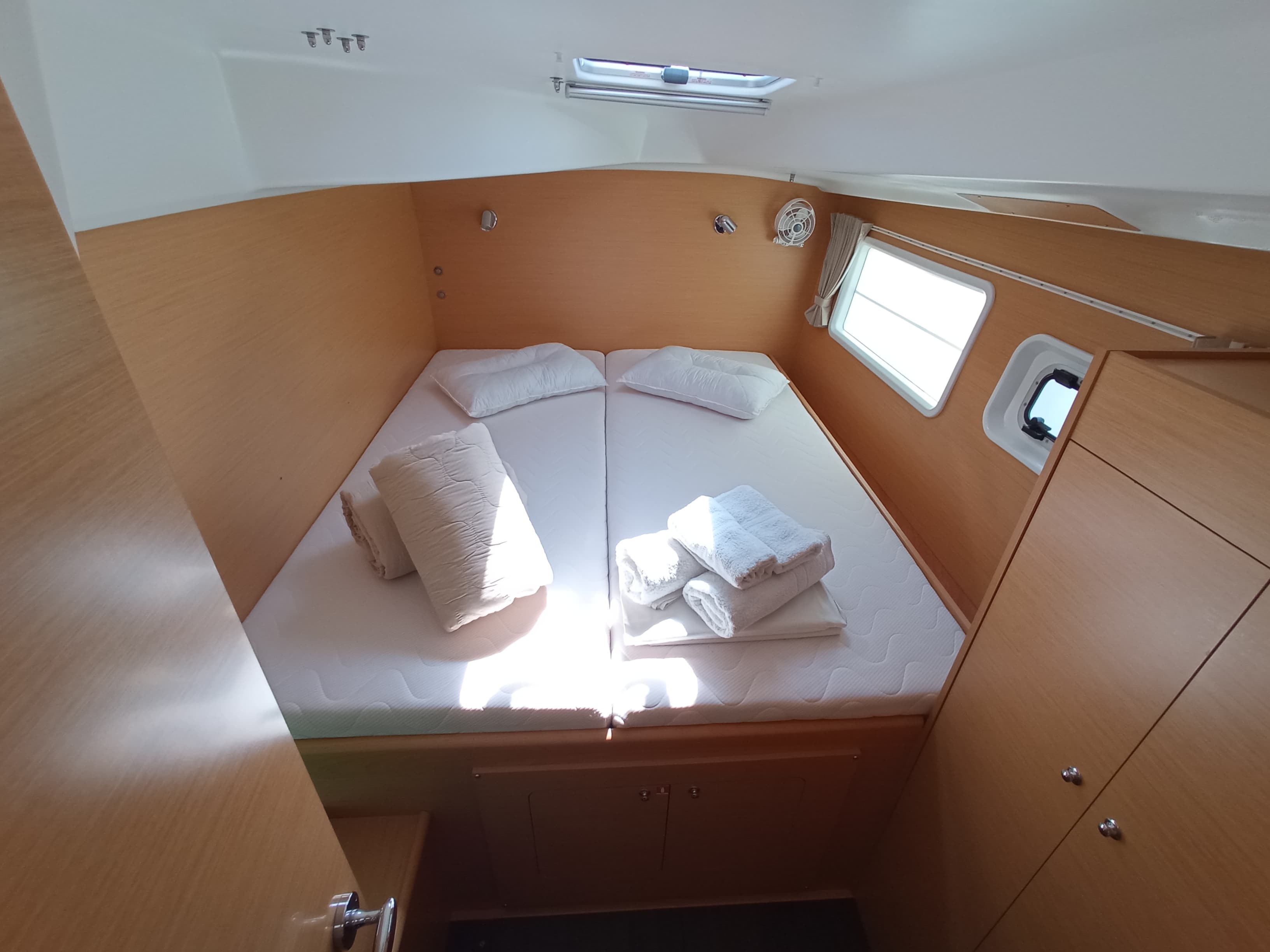 Lagoon 380 - photo 4