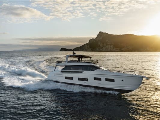 Azimut 82 Fly - photo