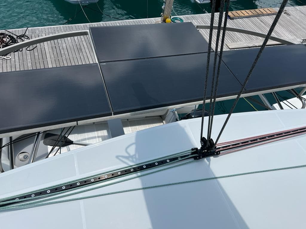 Lagoon 46  - photo 24