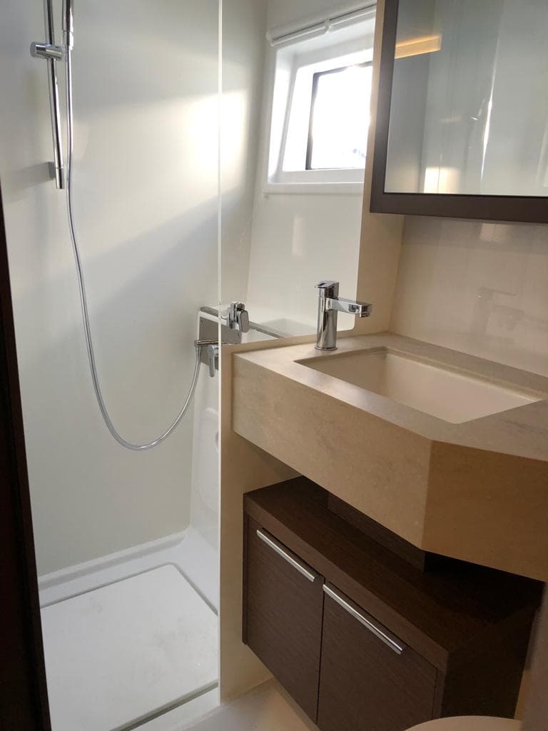 Lagoon 46  - photo 27