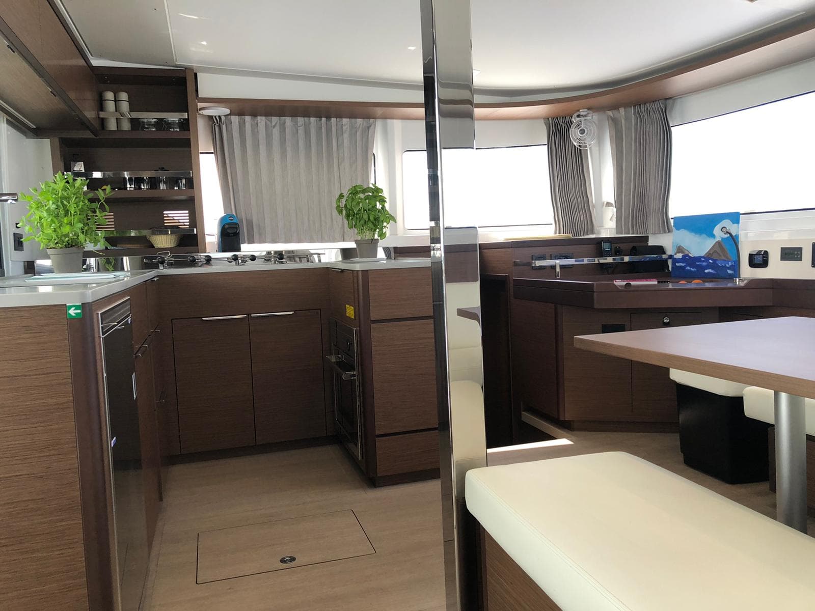 Lagoon 46  - photo 4