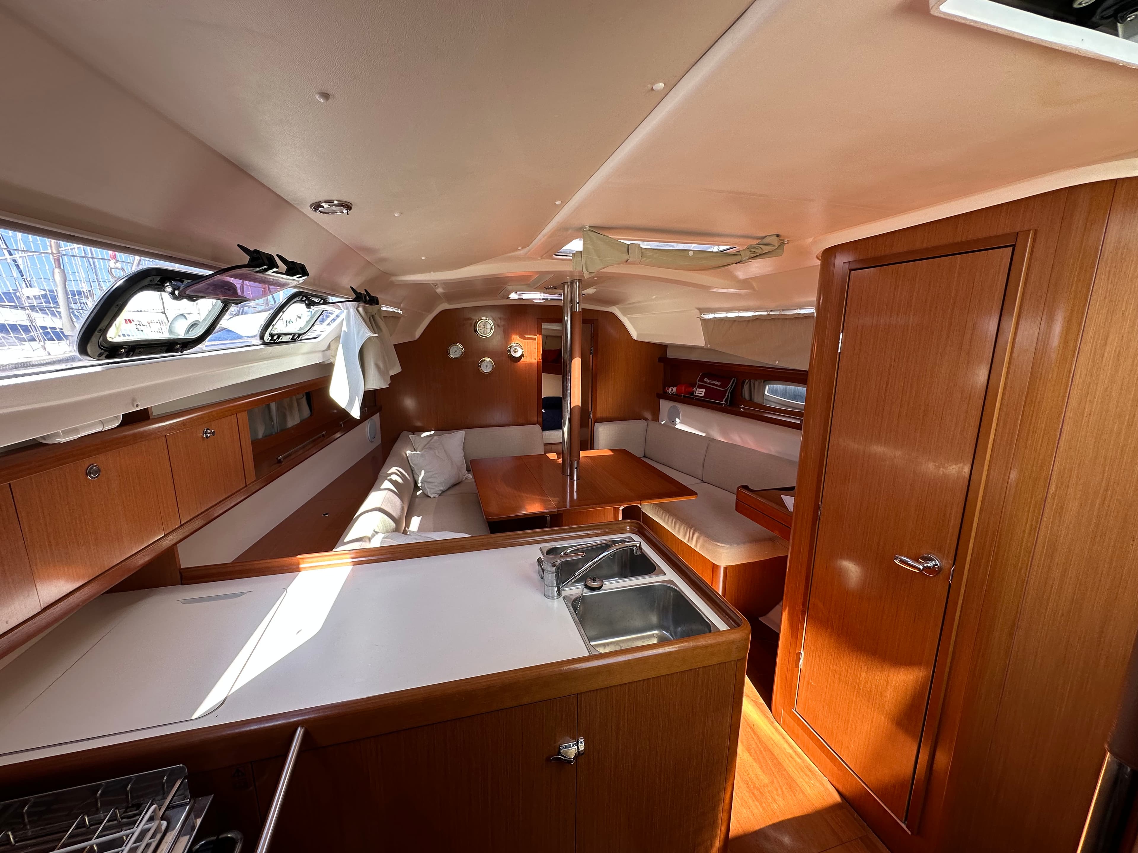 Oceanis 34 - photo 21