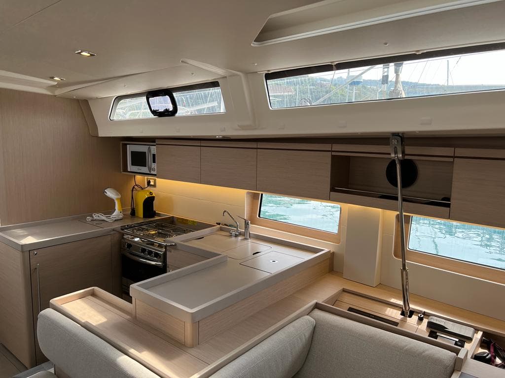 Oceanis 51.1 - photo 20