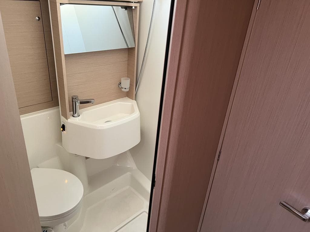 Oceanis 51.1 - photo 25