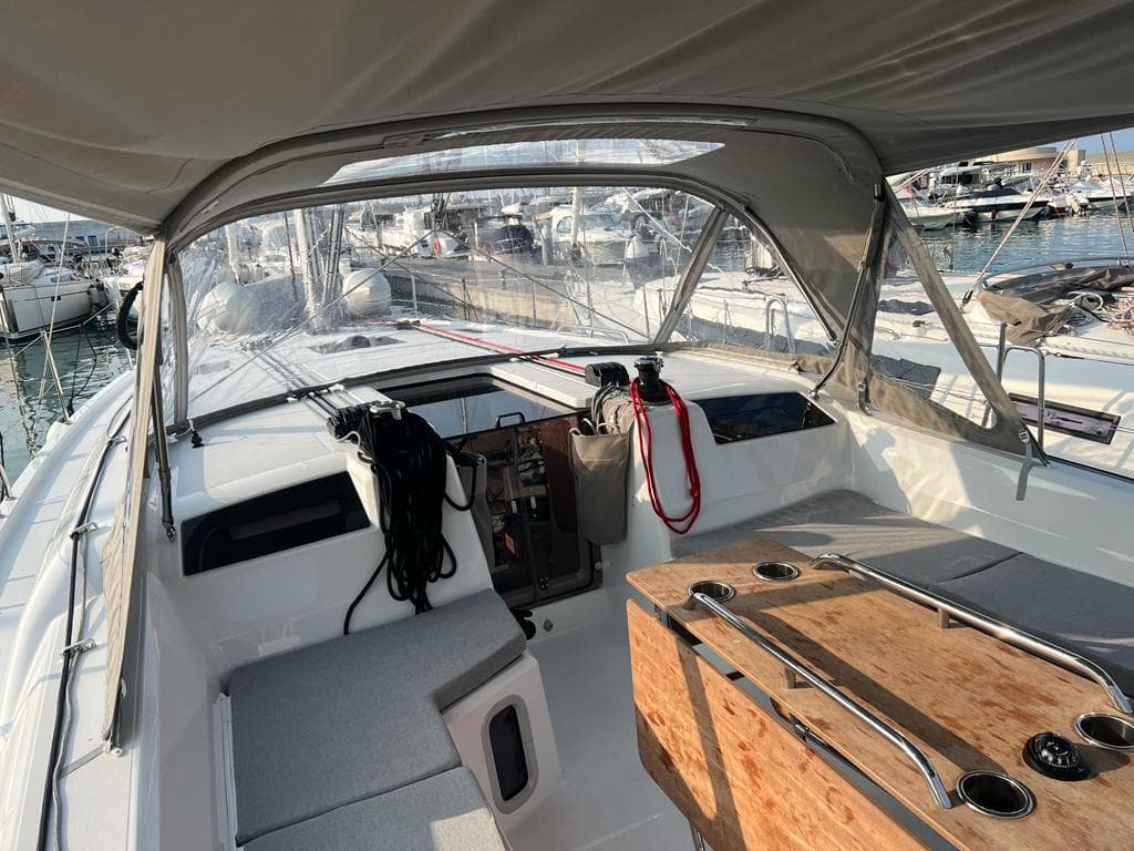 Oceanis 40.1 - photo 21