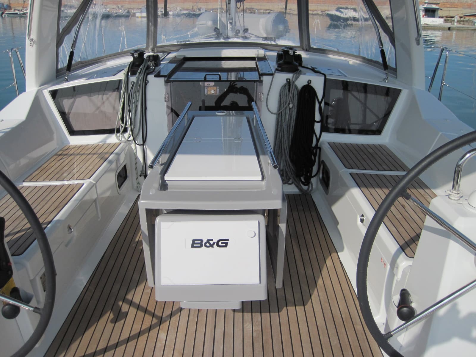 Oceanis 41.1 - photo 25