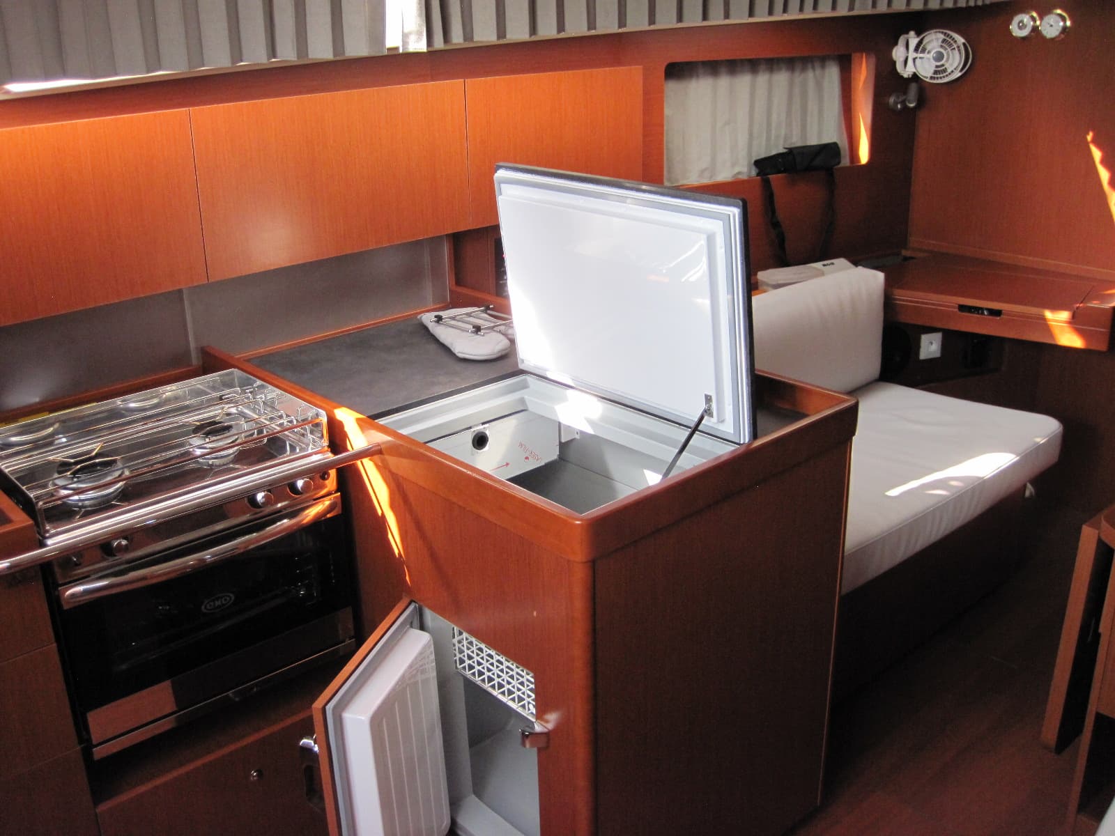 Oceanis 41.1 - photo 4