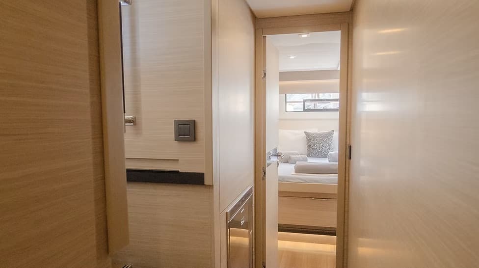 Lagoon 51 - photo 31