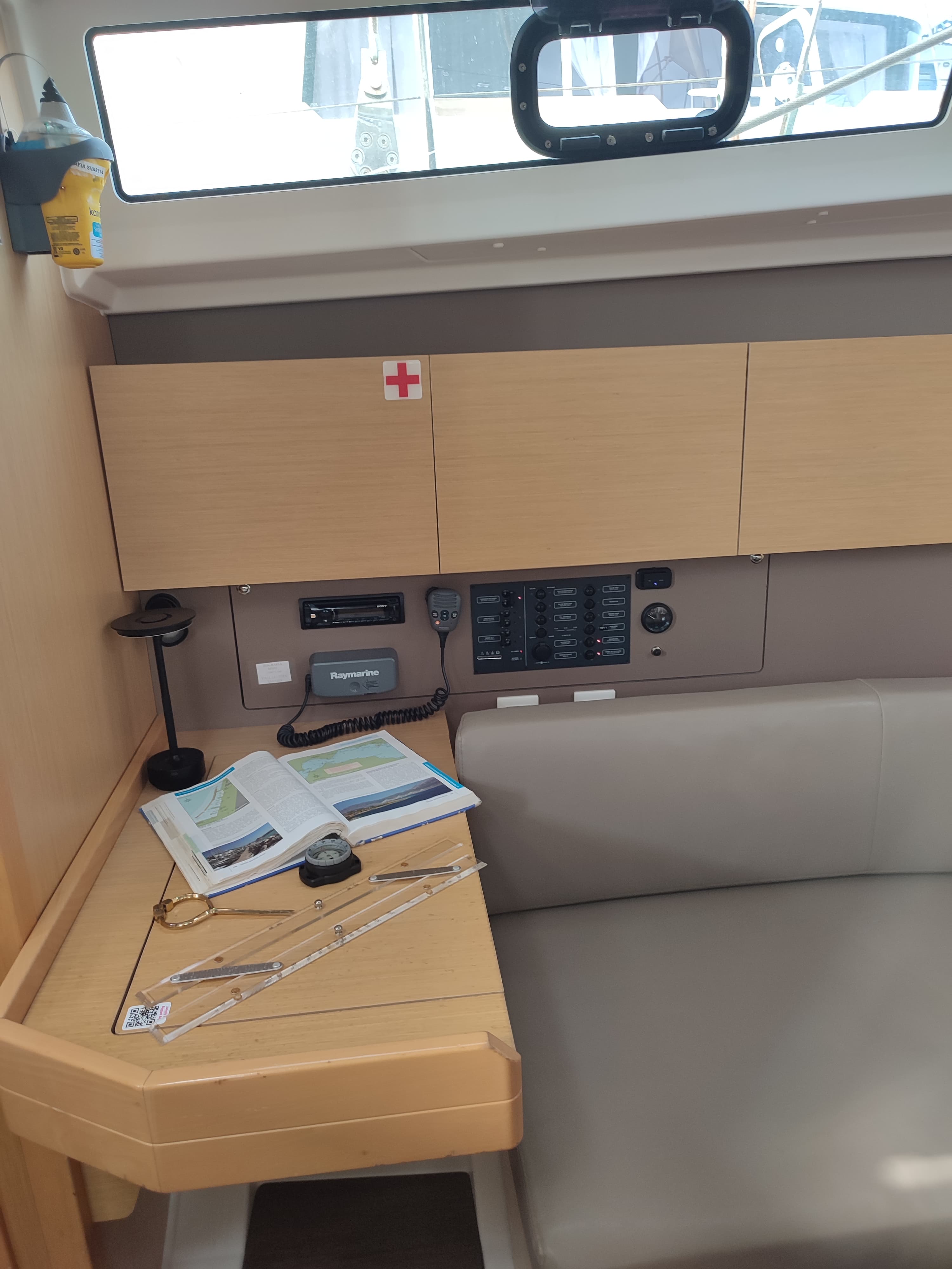 Oceanis 38 - photo 10