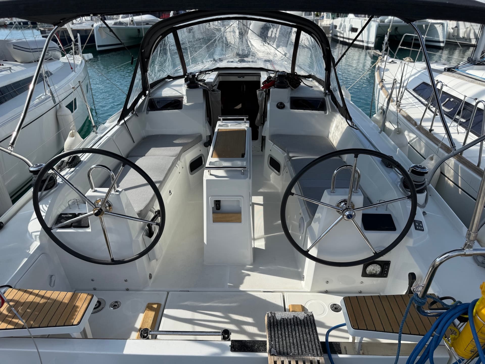 Oceanis 34.1 - photo 12