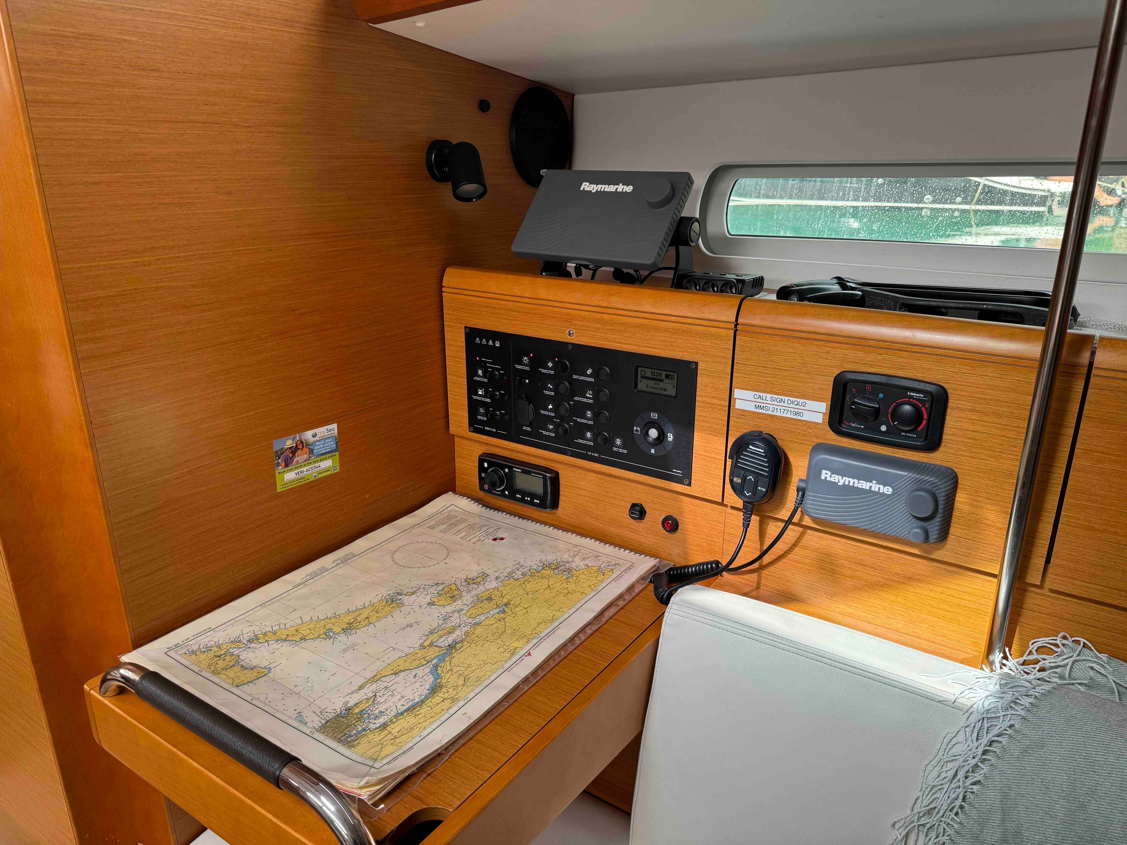 Sun Odyssey 389 - photo 8