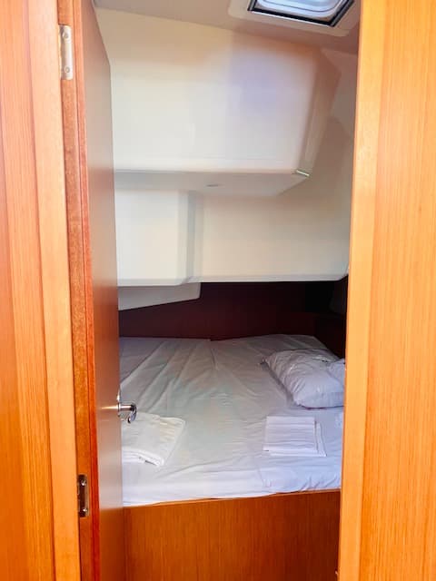 Bavaria C42 - photo 5