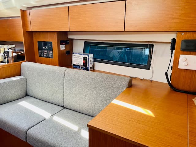 Bavaria C42 - photo 6