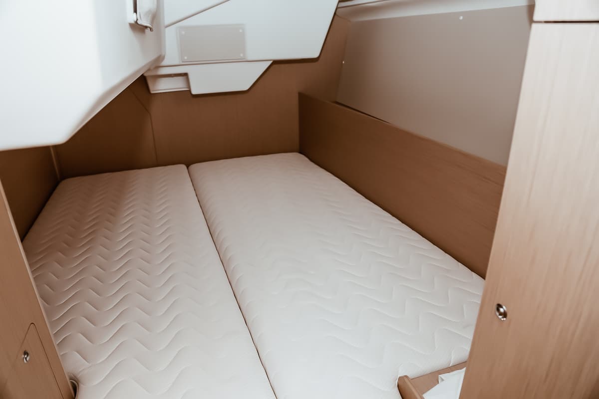 Oceanis 38.1 - photo 4