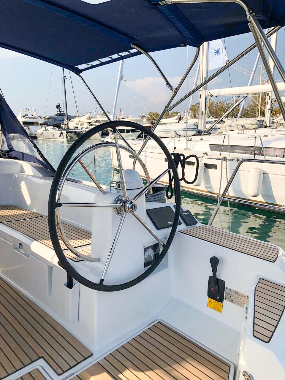 Oceanis 51.1 - photo 20