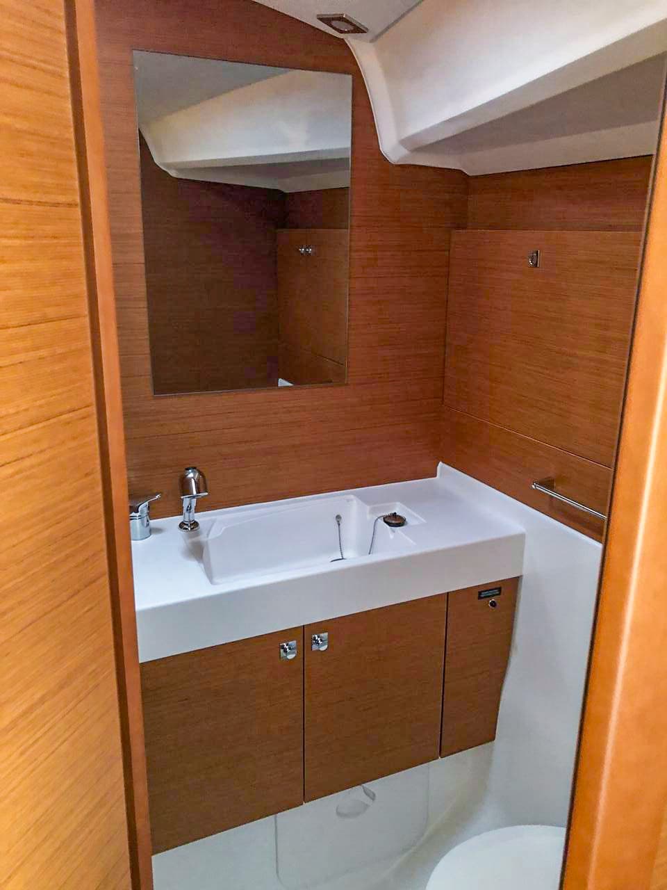 Oceanis 51.1 - photo 10