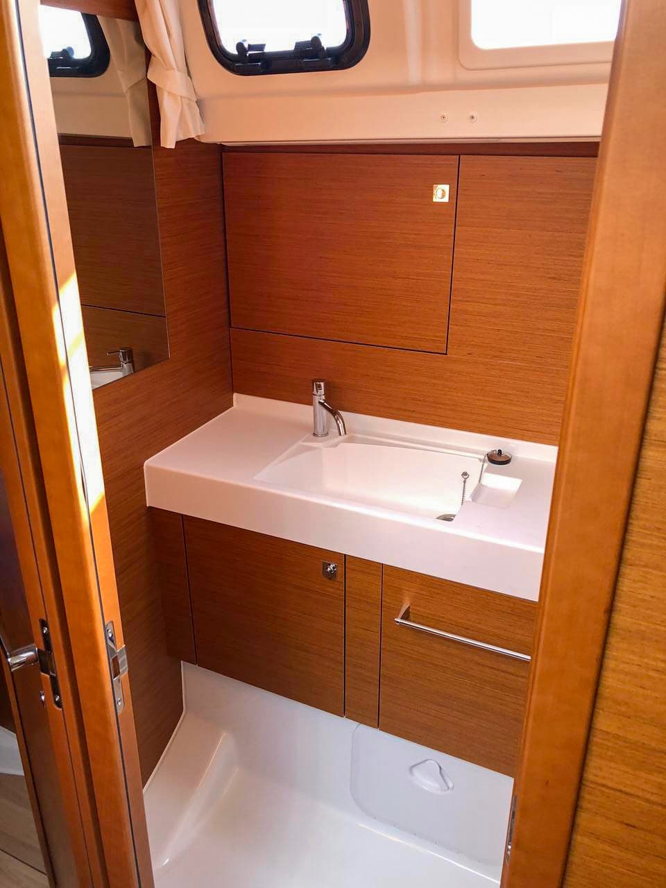 Oceanis 51.1 - photo 13