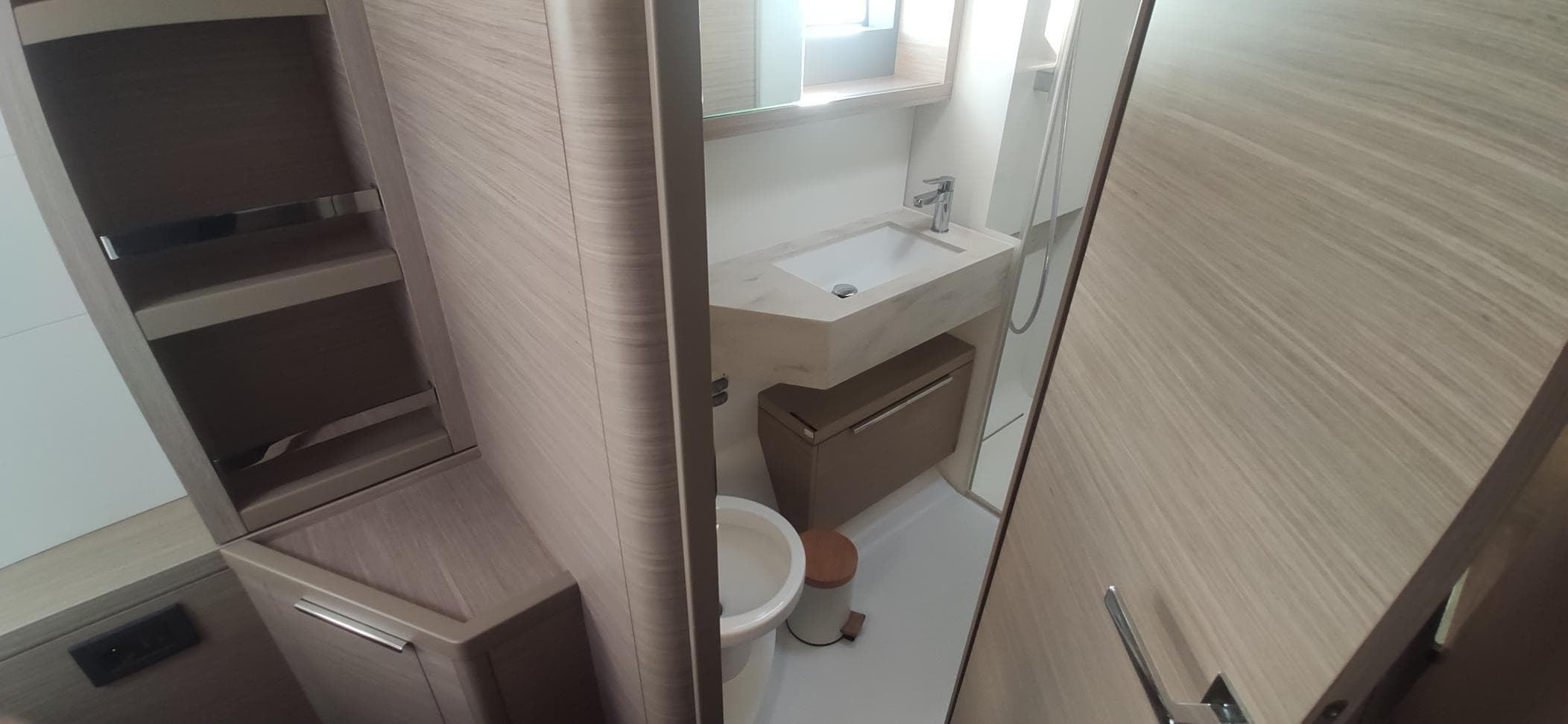 Lagoon 51 - photo 12