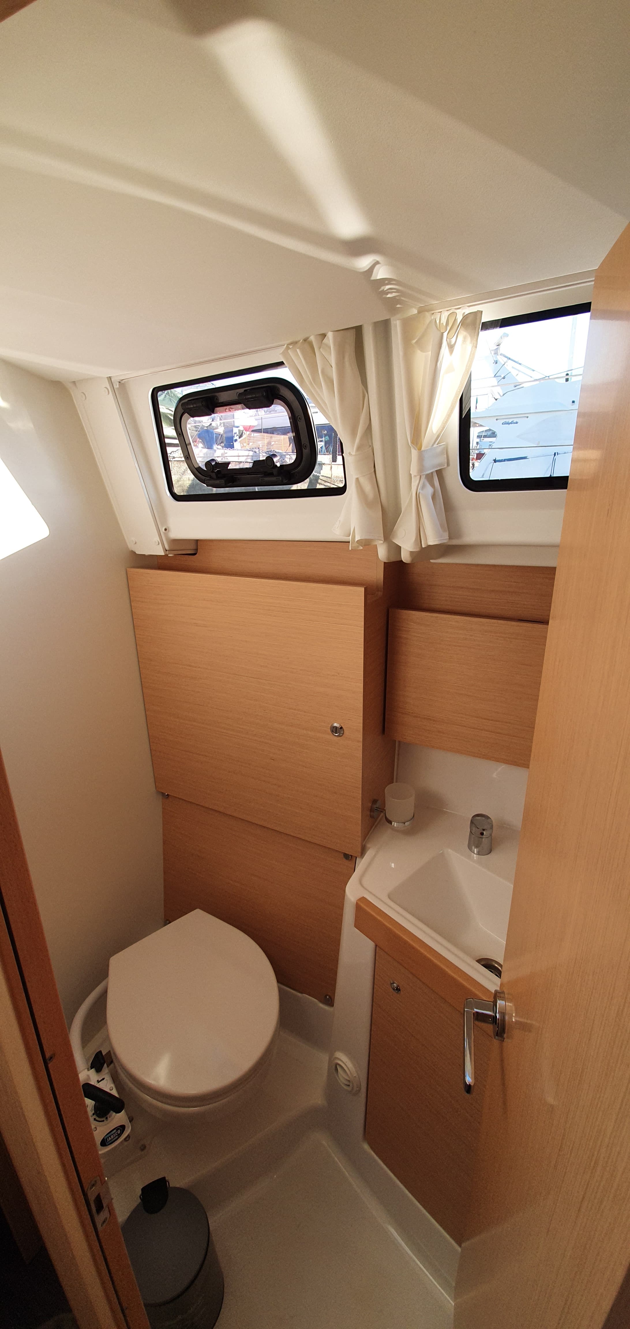 Oceanis 38 - photo 9