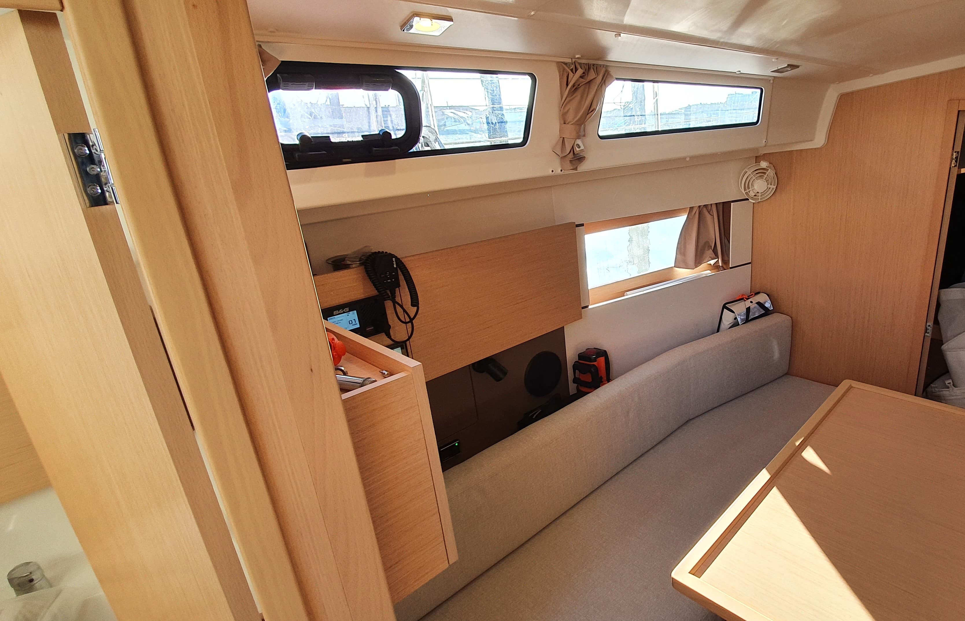 Oceanis 38 - photo 11