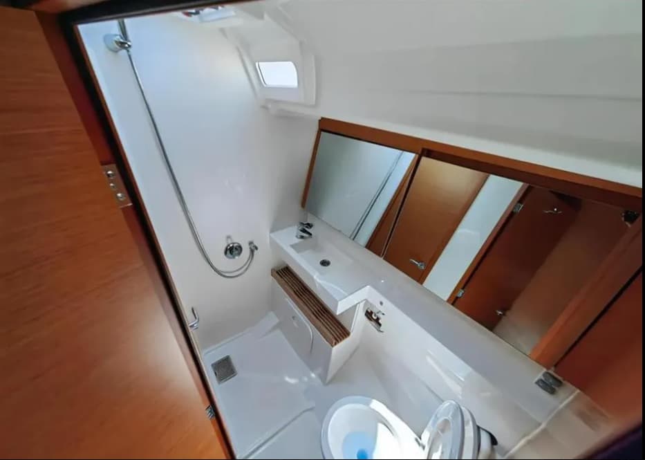 Sun Odyssey 440 - photo 6