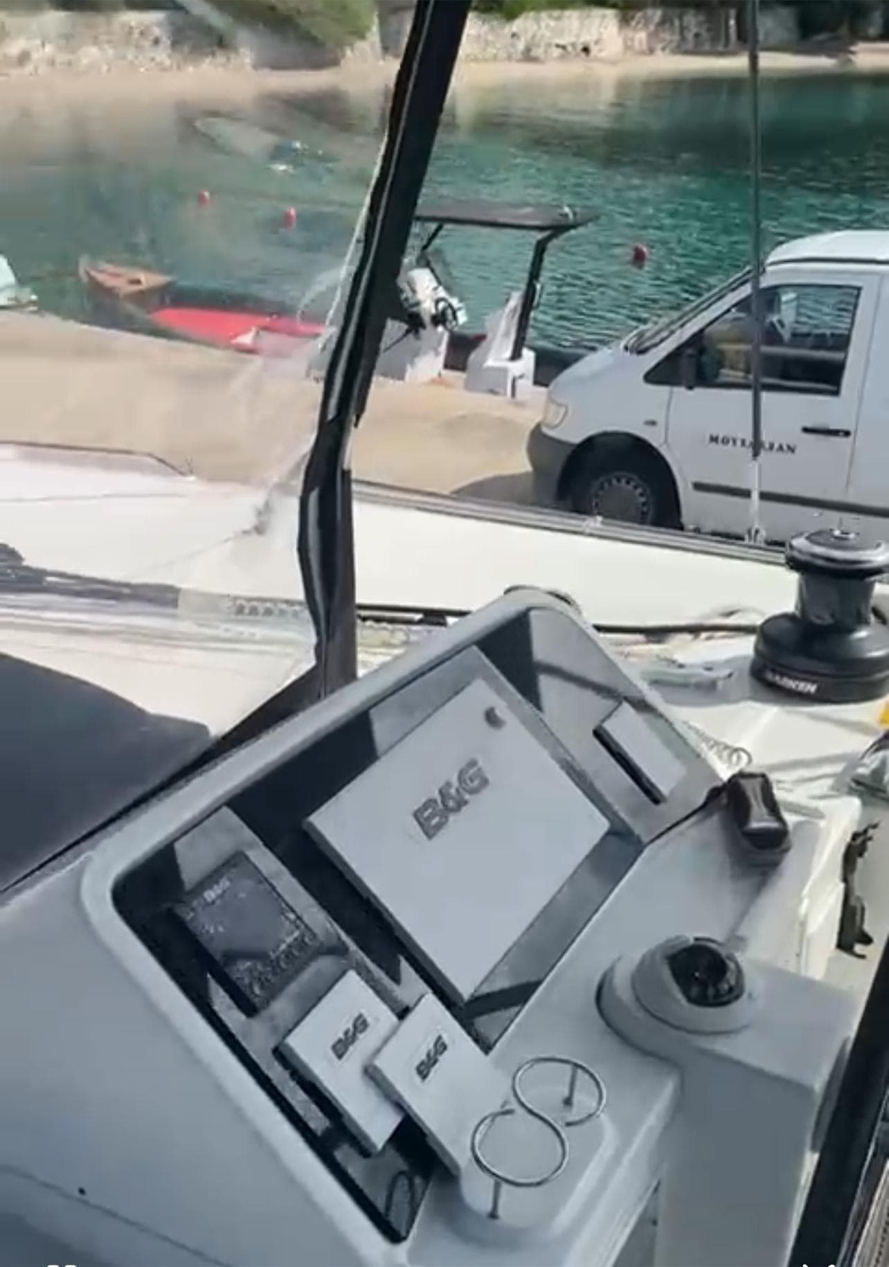 Lagoon 450 Fly - photo 4