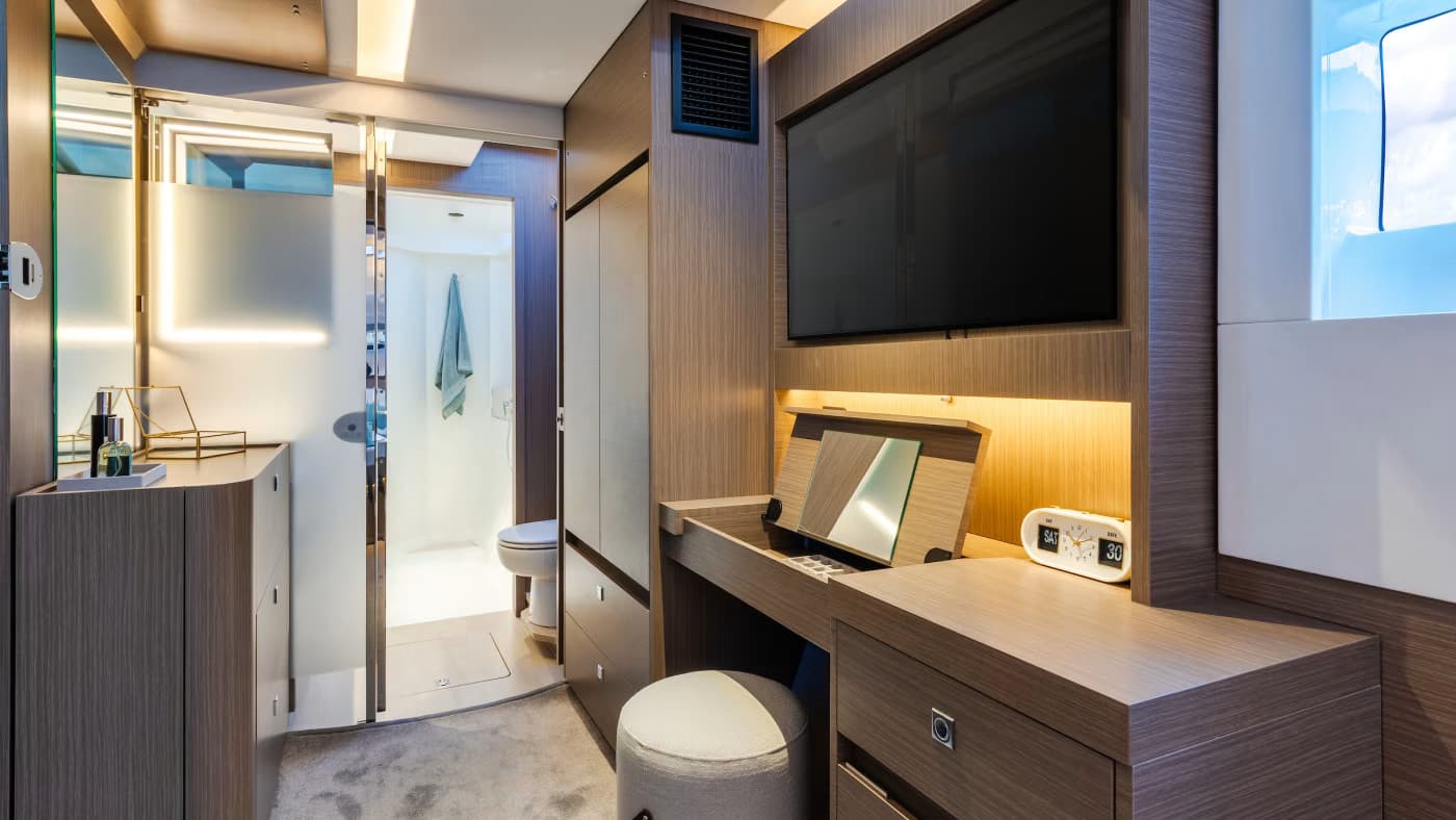 Leopard 52 - photo 7