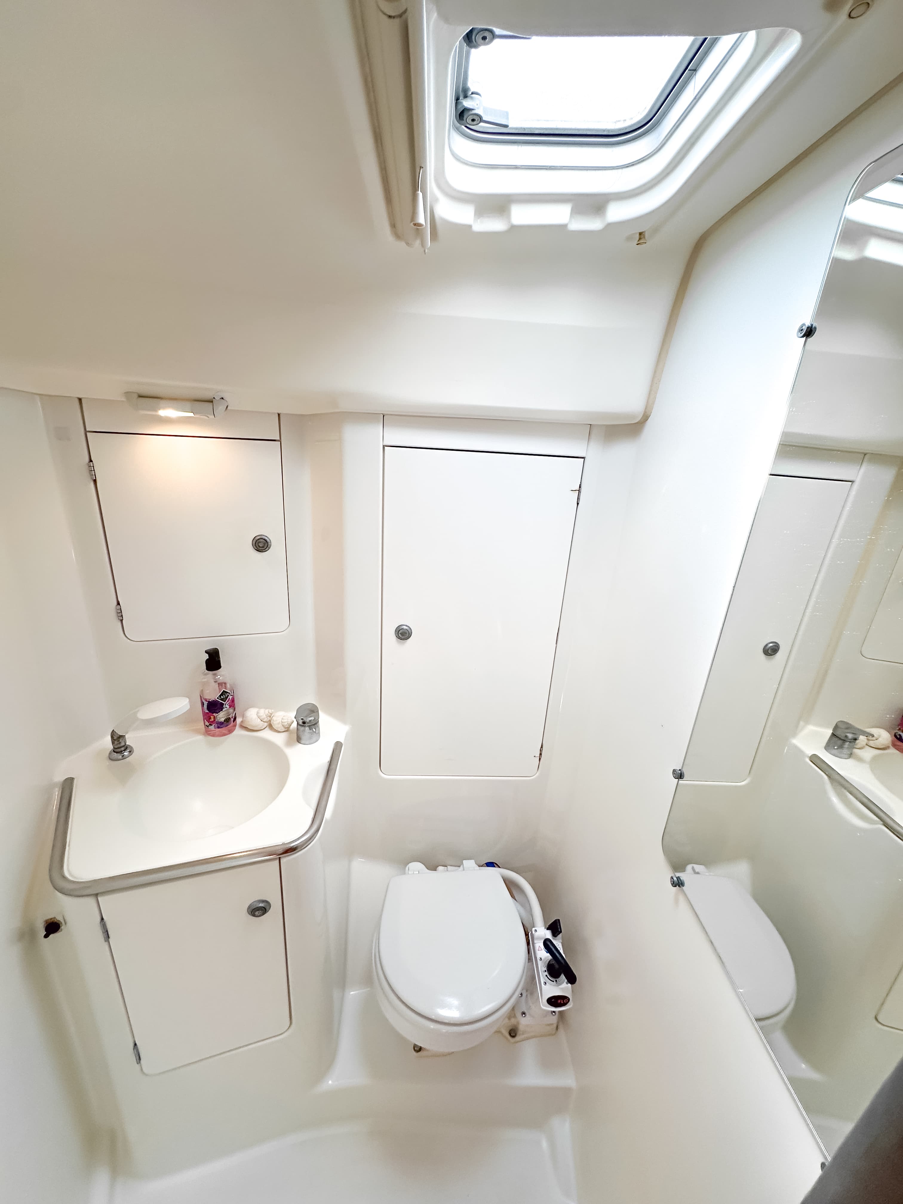 Sun Odyssey 40.3 - photo 10