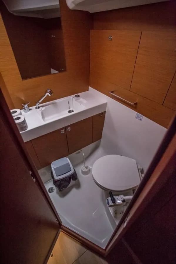 Sun Odyssey 519 - photo 8