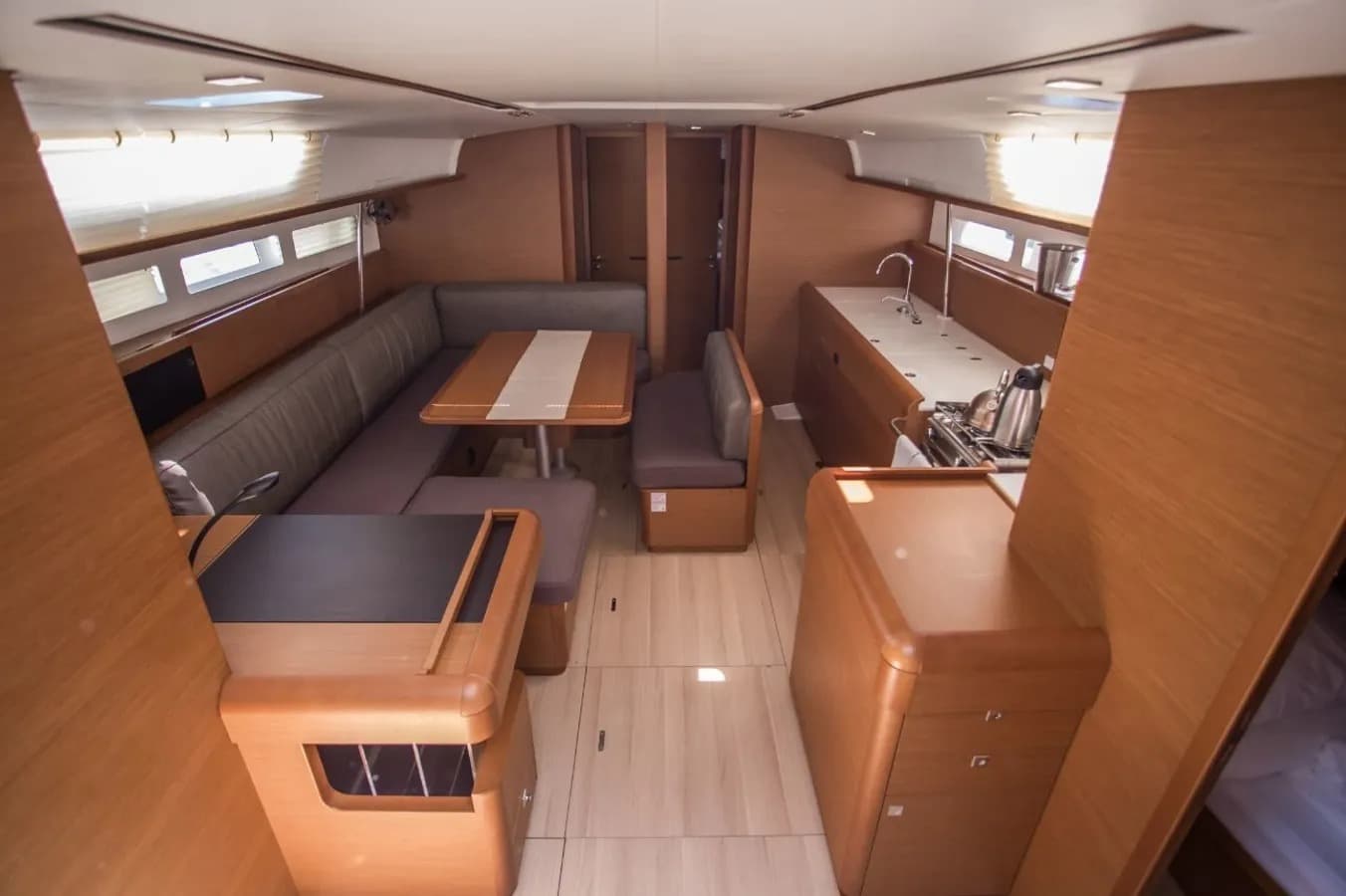 Sun Odyssey 519 - photo 7