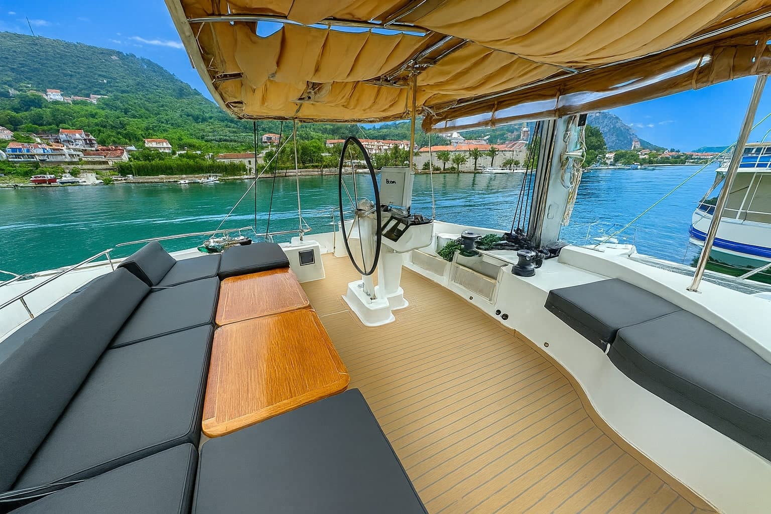 Lagoon 52 - photo 12