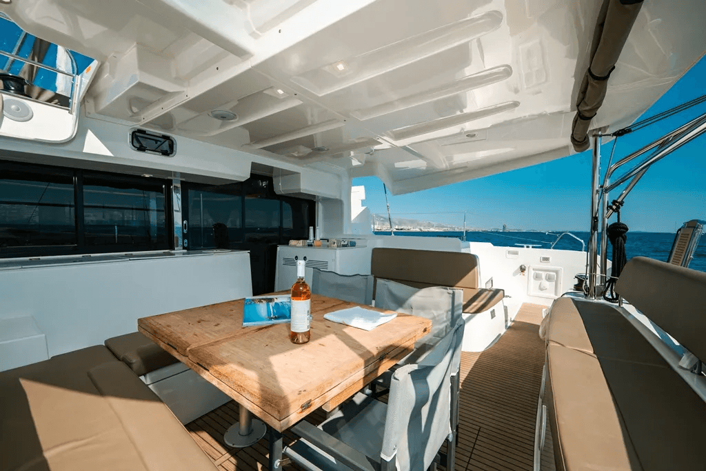 Lagoon 46  - photo 10